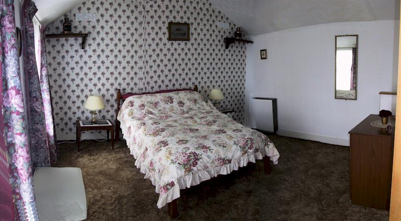 Pentre Cottage - Bedroom
